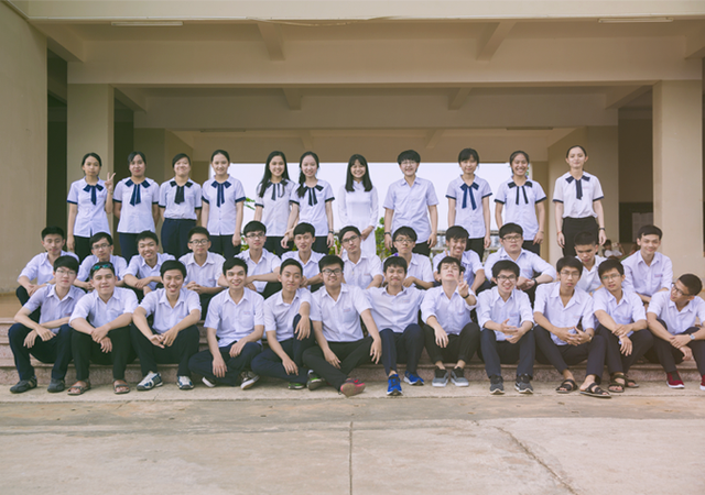 Thành tích “đáng nể” của lớp chuyên Toán phố núi - 1 Lớp 12 chuyên Toán (trường THPT Chuyên Nguyễn Du, Đắk Lắk) có thành tích học tập đáng ngưỡng mộ