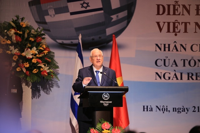 Tổng thống Israel “truyền lửa” tinh thần khởi nghiệp cho doanh nghiệp Việt Nam - 1 Tổng thống Israel Reuven Ruvi Rivlin phát biểu tại Diễn đàn Doanh nghiệp Việt Nam-Israel sáng nay tại Hà Nội