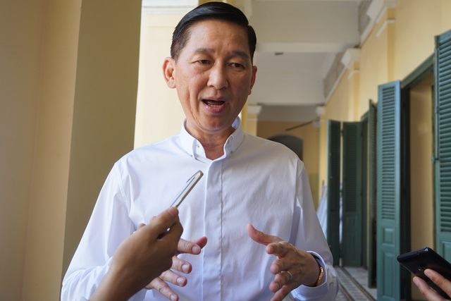Cơ chế đặc thù và đô thị thông minh giúp TPHCM "chạy" nhanh hơn - 2 Phó Chủ tịch UBND TPHCM Trần Vĩnh Tuyến cho rằng người dân cần chủ động tương tác trên thiết bị di động để sử dụng các tiện ích