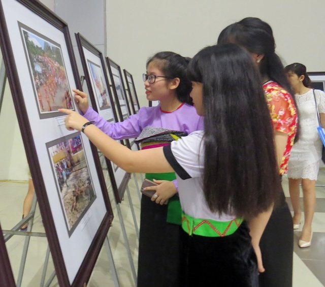 Thanh Hóa: Triển lãm Ảnh và Phim phóng sự-Tài liệu trong Cộng đồng ASEAN 2017 - 5 Thanh Hóa: Triển lãm Ảnh và Phim phóng sự-Tài liệu trong Cộng đồng ASEAN 2017 - 5