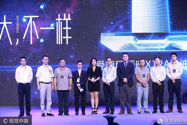 Triệu Vy trẻ trung nhờ da trắng sứ, Dương Mịch khoe eo thon với short ngắn - 4
Triệu Vy không còn đóng phim nhiều như trước, cô chuyển sang làm đạo diễn và thỉnh thoảng góp mặt tại một vài sự kiện. Người đẹp 41 tuổi sống chủ yếu tại Singapore cùng chồng và con gái.