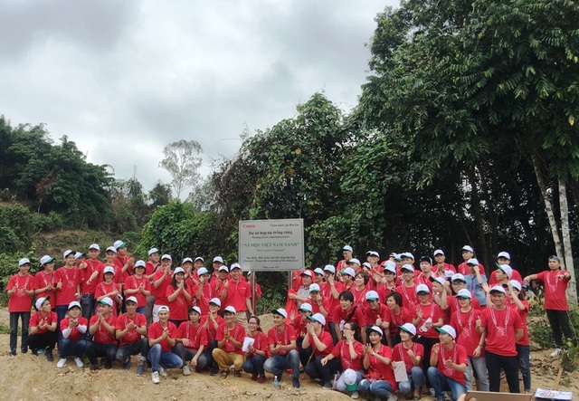 Hàng trăm người tham gia trồng rừng “Vì một Việt Nam xanh” - 1 Lễ phát động chương trình trồng rừng vì một Việt Nam xanh 2017