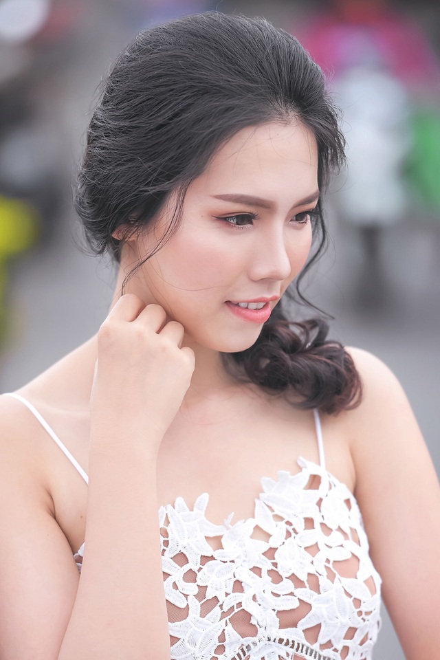 Nữ sinh tài sắc vẹn toàn khoe vẻ đẹp trong trẻo ngày Xuân - 2 Nữ sinh tài sắc vẹn toàn khoe vẻ đẹp trong trẻo ngày Xuân - 2