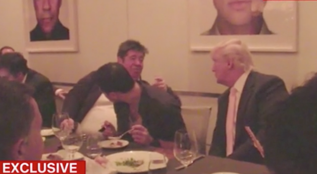 Bữa tối gây tranh cãi của ông Trump - 1
Ông Trump được nhìn thấy ăn tối cùng gia đình tỷ phú Nga. (Ảnh: Independent)
