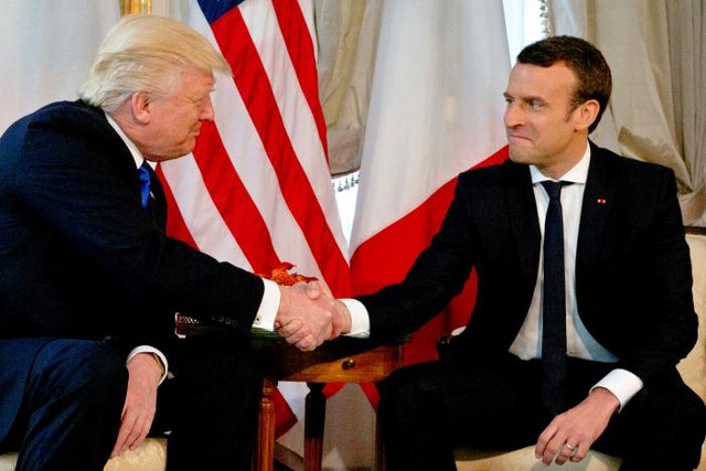 Tổng thống Pháp bất ngờ "bật mí" về cái bắt tay với Tổng thống Trump - 1
Tổng thống Mỹ Donald Trump và Tổng thống Pháp Emmanuel Macron. (Ảnh: Reuters)