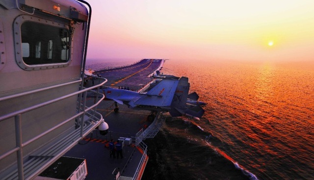 Trung Quốc lập vùng cấm bay khi cho công chúng xem tàu Liêu Ninh - 2
Tàu Liêu Ninh xuất cảng từ cuối tháng 6 và dự kiến cập cảng Hong Kong vào ngày 7/7. (Ảnh: China Military)