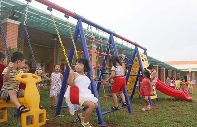 Giải bài toán trường mầm non: Phải có sự chung tay của chính quyền, doanh nghiệp - 2
Trường mẫu giáo Dona Standard dành cho con công nhân tại khu công nghiệp Xuân Lộc (huyện Xuân Lộc, tỉnh Đồng Nai) khánh thành ngày 19/8/2016. (Ảnh: Báo Pháp luật TPHCM)