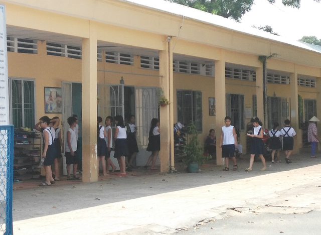Nguy cơ trẻ bị xâm hại ở trường học: Nạn nhân ở thế yếu? - 2
Trẻ cần được trang bị kiến thức bảo vệ bản thân ngay ở những nơi tưởng là an toàn nhất