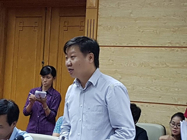 TS Trần Như Dương, Phó Viện trưởng Viện vệ sinh dịch tễ Trung ương lý giải hiện tượng sau phun hóa chất, muỗi vẫn bay vào nhà. Ảnh: H.Hải