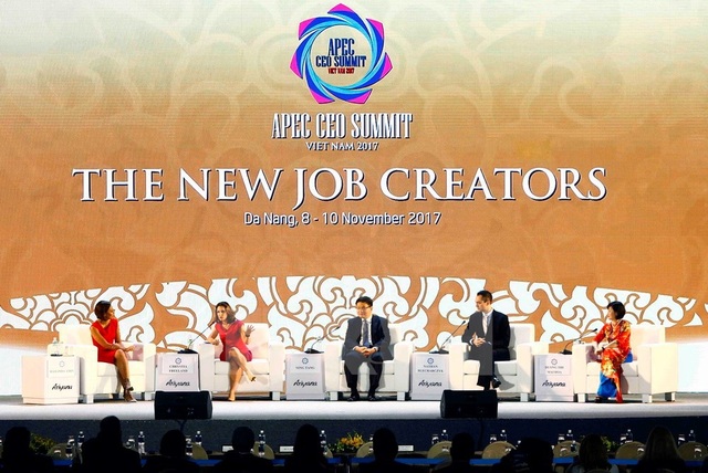 Doanh nhân APEC bàn về chuyện lo robot cướp công việc của con người - Ảnh 1. Doanh nhân APEC bàn về chuyện lo robot cướp công việc của con người - Ảnh 1.