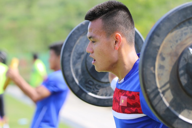 U20 Việt Nam nhồi thể lực bằng “món tạ” ở Hàn Quốc - 2 U20 Việt Nam nhồi thể lực bằng “món tạ” ở Hàn Quốc - 2