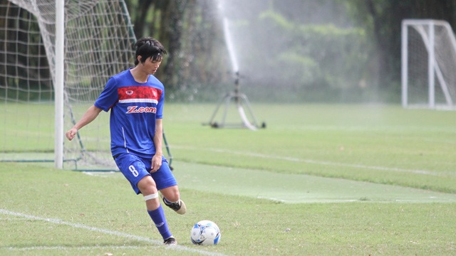 U22 Việt Nam rèn quân tại TPHCM, chuẩn bị cho vòng loại U23 châu Á - 9 Cái đầu gối của Tuấn Anh vẫn được quan tâm