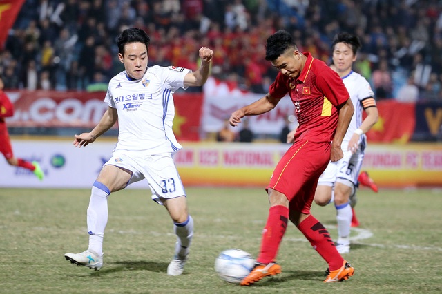 HLV Park Hang Seo đã tính toán kỹ nhân sự cho giải U23 châu Á? - 1 U23 Việt Nam sẽ chơi với sơ đồ 3-4-3 tại VCK U23 châu Á 2018? (ảnh: Gia Hưng)