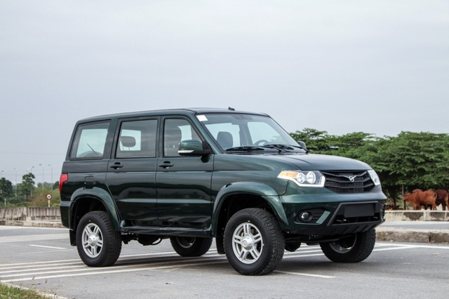 UAZ có giá bán tại Việt Nam, Infiniti QX60 giảm giá 300 triệu đồng - 3
Mẫu SUV 7 chỗ UAZ Patriot