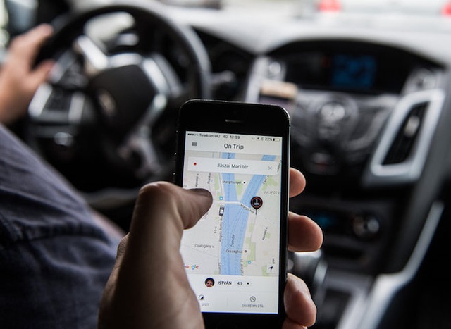 Thông tin Uber tạm dừng hoạt động chỉ là... "tin vịt" - 1 Đại diện Uber khẳng định: Thông tin Uber tạm dừng hoạt động sau khi Cục thuế TP.HCM xử phạt, truy thu số thuế khủng chỉ là... tin vịt
