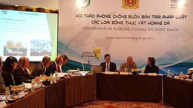 Việt - Anh tìm biện pháp chấm dứt nạn buôn bán động vật hoang dã - 1
Các đại biểu Anh và Việt Nam tham dự Hội thảo phòng, chống buôn bán trái phép các loài động, thực vật hoang dã. (Ảnh: Đại sứ quán Anh tại Việt Nam)