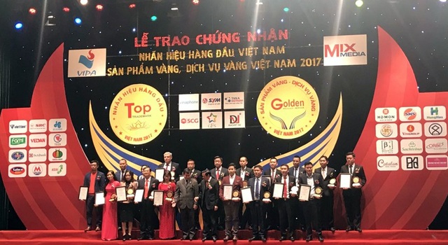 Grobest Việt Nam lọt Top 10 “Nhãn hiệu hàng đầu - Sản phẩm vàng Việt Nam năm 2017” - 1 Đại diện các thương hiệu được vinh danh nhận danh hiệu Sản phẩm Vàng Việt Nam 2017.