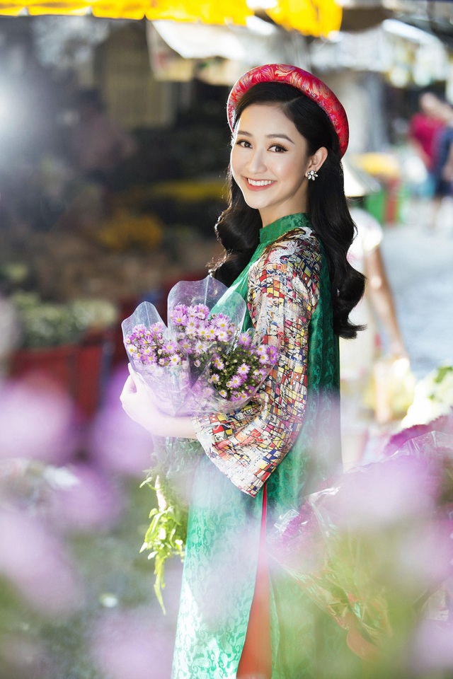 Á hậu Hà Thu bồi hồi nhớ Tết tuổi thơ ở cố đô Huế - 2 Á hậu Hà Thu bồi hồi nhớ Tết tuổi thơ ở cố đô Huế - 2