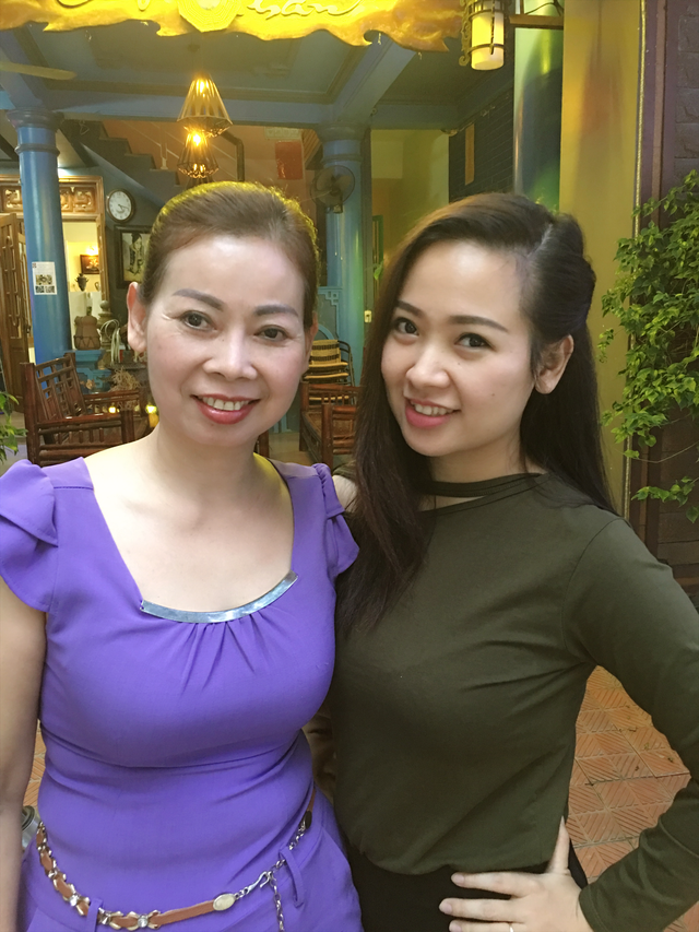Cô gái xứ Thanh đăng video tìm chồng cho mẹ khiến nhiều người xúc động - 1 Chị Lê Na và mẹ của mình. Ảnh: Lê Na