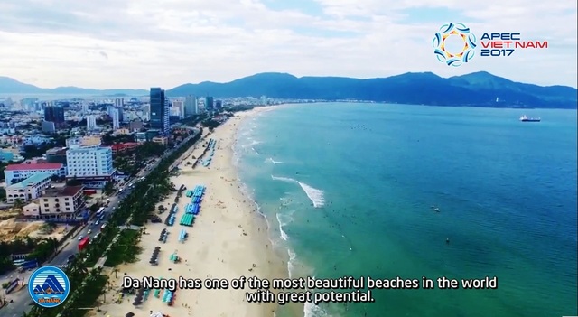 Đà Nẵng lung linh trong “trailer” chào đón APEC 2017 - 4 Đà Nẵng sở hữu một trong những bãi biển đẹp nhất hành tinh