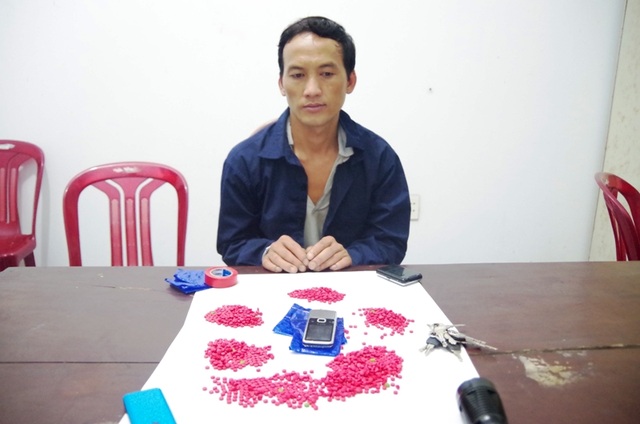 Mua ma túy đá từ Lào về Nam Định lập “đại lý” cung ứng - 1 Đối tượng Vàng A Sếnh và tang vật