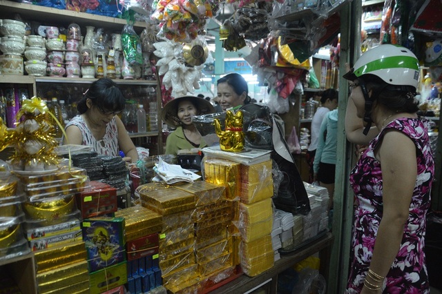 Đà Nẵng: Sôi động thị trường lễ Vu Lan - 3 ... vàng mã