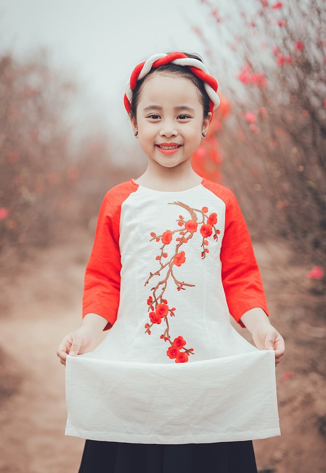 Cặp mẫu nhí sành điệu với áo dài cách tân - 6 Cặp mẫu nhí sành điệu với áo dài cách tân - 6