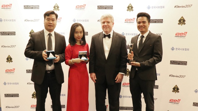 3 tháng đạt 1 triệu khách hàng, Viettel Tanzania được vinh danh tại Stevie Awards 2017 - 1
Năm 2017, Viettel đã lập “kỷ lục mới” với 5 giải thưởng (1 Vàng, 4 Bạc) tại Stevie Awards. Trước đó, lần được giải nhiều nhất là 4 (1 Vàng, 3 bạc).