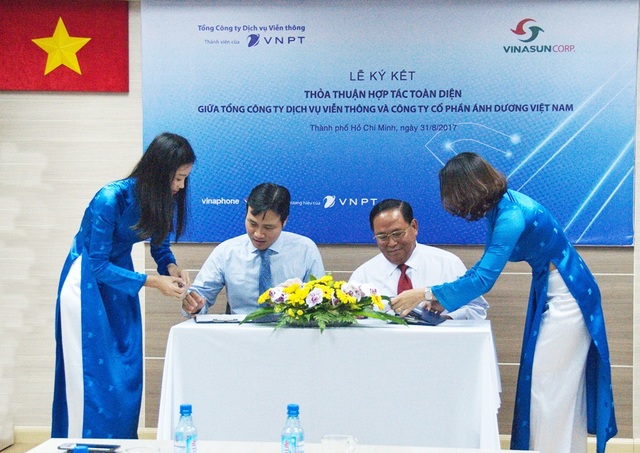 Vinaphone bắt tay doanh nghiệp vận tải VinaSun, mang tới giá trị khác biệt cho khách hàng - 2
Hai bên sẽ đẩy mạnh hoạt động khai thác chéo sản phẩm dịch vụ thông qua các chương trình ưu đãi hấp dẫn dành cho tập khách hàng chung.