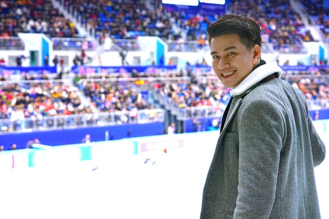 MC Vũ Mạnh Cường khám phá “thiên đường” tổ chức Olympic 2018 - 11 Bên cạnh việc được thưởng thức cảnh đẹp hoang sơ, Vũ Mạnh Cường cho biết, không thể không nhắc đến cơ hội lần đầu tiên được trải nghiệm phòng chiếu 4D và sự kiện thử nghiệm chung kết trượt băng cự ly ngắn tại Olympic.