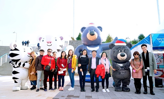 MC Vũ Mạnh Cường khám phá “thiên đường” tổ chức Olympic 2018 - 2 Gác lại rất nhiều công việc cuối năm, chàng MC đã có những trải nghiệm thú vị và quý giá trong vai trò mới này.