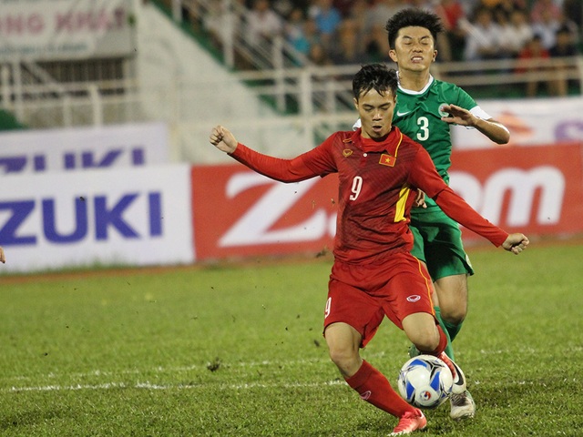 U22 Việt Nam lên ngôi đầu bảng sau chiến thắng 8-1 - 3
Văn Toàn chơi đầy năng nổ bên hành lang cánh phải
