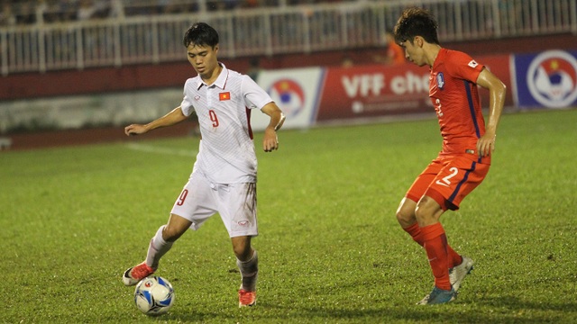 U22 Việt Nam đã có đội hình chính tại SEA Games 29? - 1 Văn Toàn thi đấu tiến bộ trong thời gian gần đây (ảnh: Trọng Vũ)