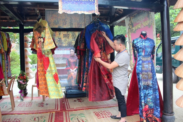Độc đáo không gian “Vườn áo dài” bên dòng sông Hương - 7 Độc đáo không gian “Vườn áo dài” bên dòng sông Hương - 7
