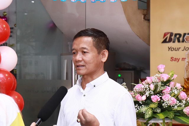 Mừng sinh nhật 5 năm B-select Dân Chủ với hàng ngàn ưu đãi - 2 Ông Bạch Vi Chủ - giám đốc B-select Dân Chủ khẳng định đây sẽ luôn là điểm đến tin cậy và thoải mái cho các chủ xe tại Hà Nội