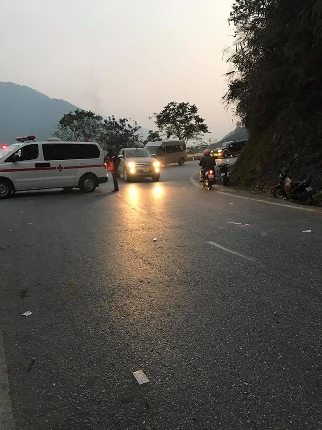 Xe khách lao xuống vực sâu 100m, 1 người tử vong, nhiều người bị thương - 7 Xe khách lao xuống vực sâu 100m, 1 người tử vong, nhiều người bị thương - 7