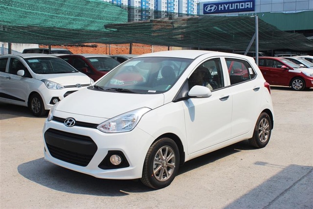 Ô tô nhập từ Ấn Độ giảm hàng nghìn chiếc, giá tăng lên 285 triệu đồng/xe - 1 Lượng xe Ấn Độ nhập về giảm mạnh, mức giá nhập về trước thuế từ 85 triệu đồng/chiếc (tháng 3) tăng lên 285 triệu đồng/chiếc.