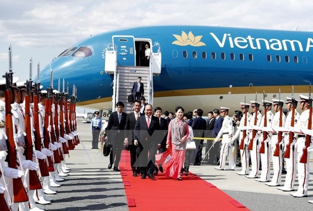 Báo Nhật đánh giá tích cực chuyến thăm của Thủ tướng Nguyễn Xuân Phúc - 1
Lễ đón Thủ tướng Nguyễn Xuân Phúc và Phu nhân tại sân bay quốc tế Haneda ở thủ đô Tokyo. (Ảnh: Thống Nhất/TTXVN)