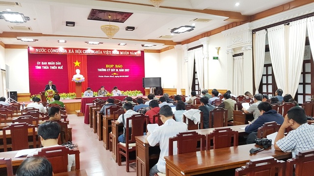 Thông tin xử phạt 1 cán bộ y tế được đưa ra tại buổi Họp báo thường kỳ quý III – 2017 do UBND tỉnh Thừa Thiên Huế tổ chức vào chiều 19/10