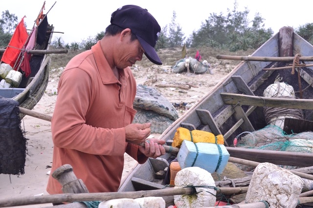 Quảng Trị: Gác chuyện vui xuân, người dân khẩn trương làm việc - 4 Quảng Trị: Gác chuyện vui xuân, người dân khẩn trương làm việc - 4