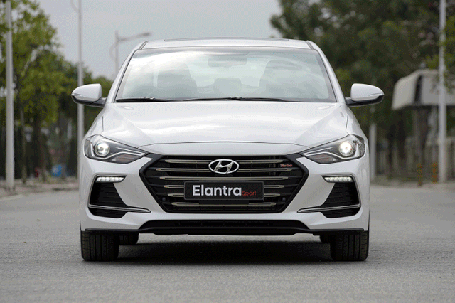 Hyundai Elantra Sport khởi điểm từ 729 triệu đồng - 3 Hyundai Elantra Sport khởi điểm từ 729 triệu đồng - 3