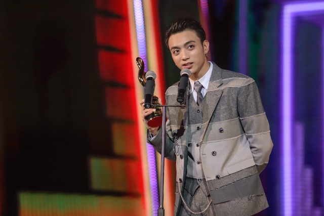 Min, Soobin, Hương Tràm đại thắng tại Zing Music Awards 2017 - 3 Giải Nghệ sĩ của năm được trao cho nam ca sĩ Soobin Hoàng Sơn