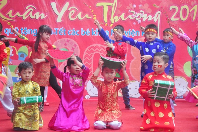 Thú vị em nhỏ hát "Việt Nam ơi" cổ động U23 Việt Nam chiến thắng - 9 Thú vị em nhỏ hát "Việt Nam ơi" cổ động U23 Việt Nam chiến thắng - 9