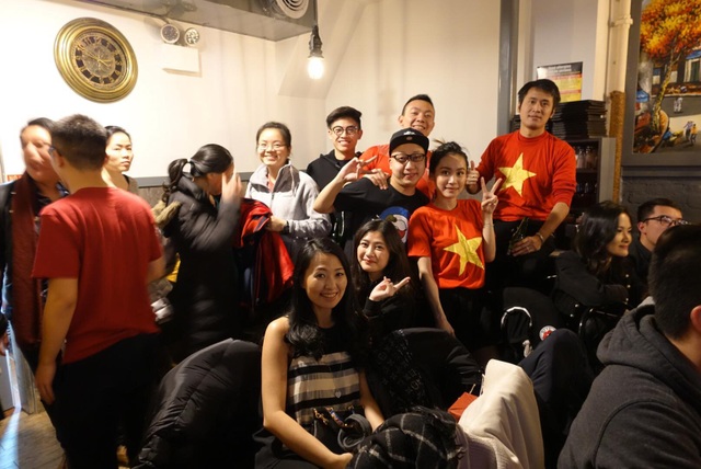 Du học sinh Việt khắp 5 châu thức trắng đêm, rực lửa cảm xúc cổ vũ U23 Việt Nam - 2 Du học sinh Việt khắp 5 châu thức trắng đêm, rực lửa cảm xúc cổ vũ U23 Việt Nam - 2
