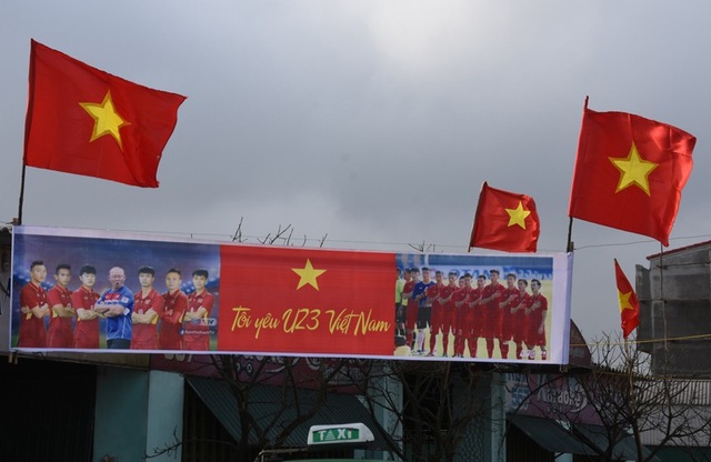 Việt Nam rực sắc đỏ trước trận chung kết U23 châu Á - 35 Không khí bóng đá ở một làng biển tại Hà Tĩnh (Ảnh: Văn Dũng)