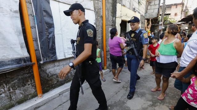 
Cảnh sát Philippines tuần tra (Ảnh minh họa: EPA)
