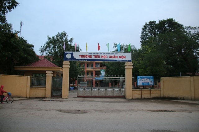 Sáng thứ 2 ở trường cấp 1 của Quang Hải - 2