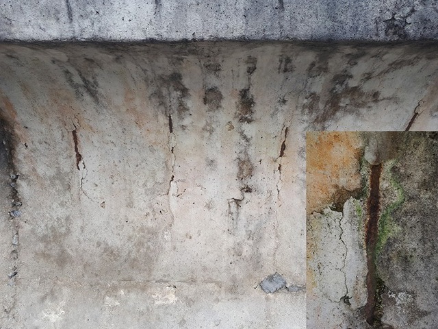 Hồ chứa nước chưa bàn giao đã hư hỏng: "Rõ là không đảm bảo!" - 3 Ông Dũng đặc biệt quan ngại cốt thép lộ rõ ra ngoài khiến công trình khó đảm bảo chất lượng.
