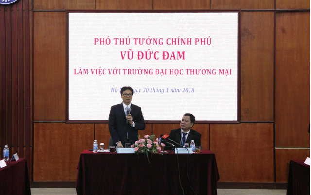 Phó Thủ tướng Vũ Đức Đam: "Cởi bỏ nút thắt về đầu tư xây dựng đối với trường tự chủ" - 1
Phó Thủ tướng Vũ Đức Đam làm việc với trường ĐH Thương Mại
