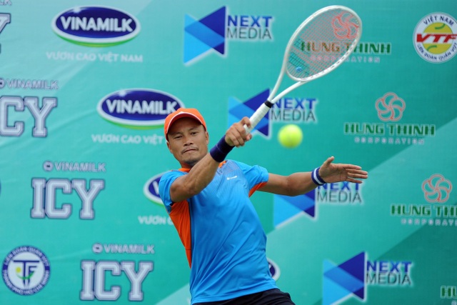Kết thúc giải quần vợt VTF Pro Tour 4 - 1 Thành Trung vô địch nội dung đơn nam, sau khi vượt qua đồng nghiệp trẻ hơn Đắc Tiến